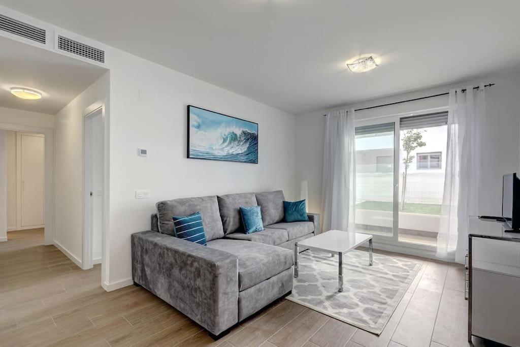 Apartment Brand New Modern Ground Floor In With Rooftop Pool And Gym *