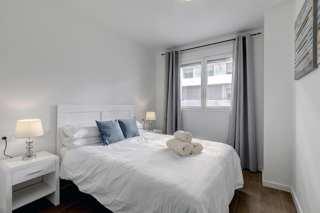 Brand New Modern Ground Floor In With Rooftop Pool And Gym